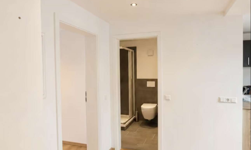 Helle 3-Raum-Wohnung mit Dachterrasse und Einbauküche (wird verschenkt) - Foto 3