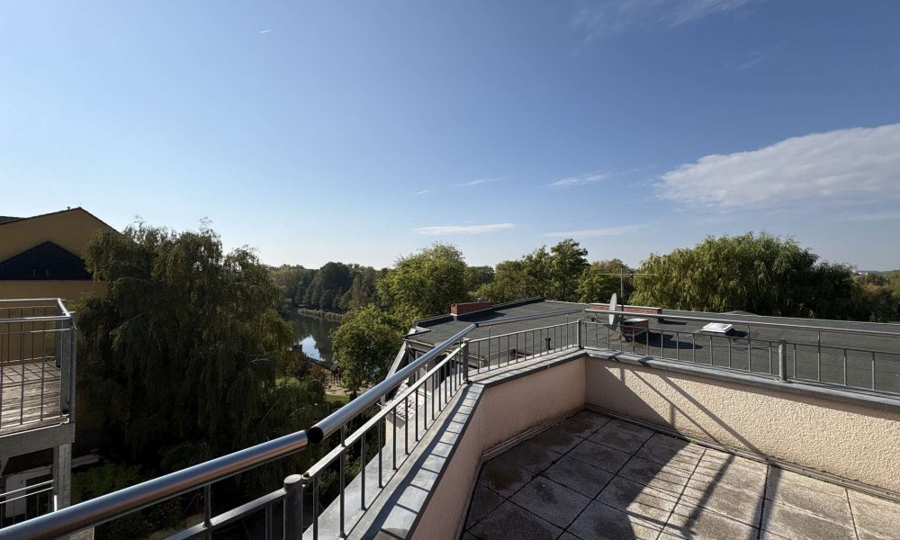 Renovierte Wohnung mit EBK und neuem Parkett - Foto 5