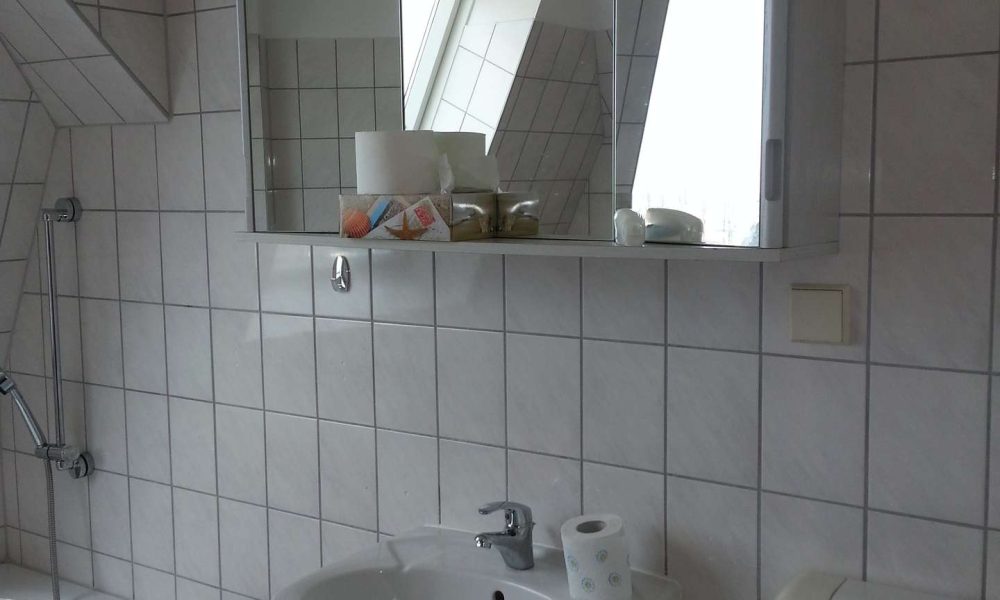 Dachgeschoss mit Charme: 50,5 m², Holzbalken &Tageslichtbad – Gräfestr. 13 – ab 01.12.2026 - Photo 1