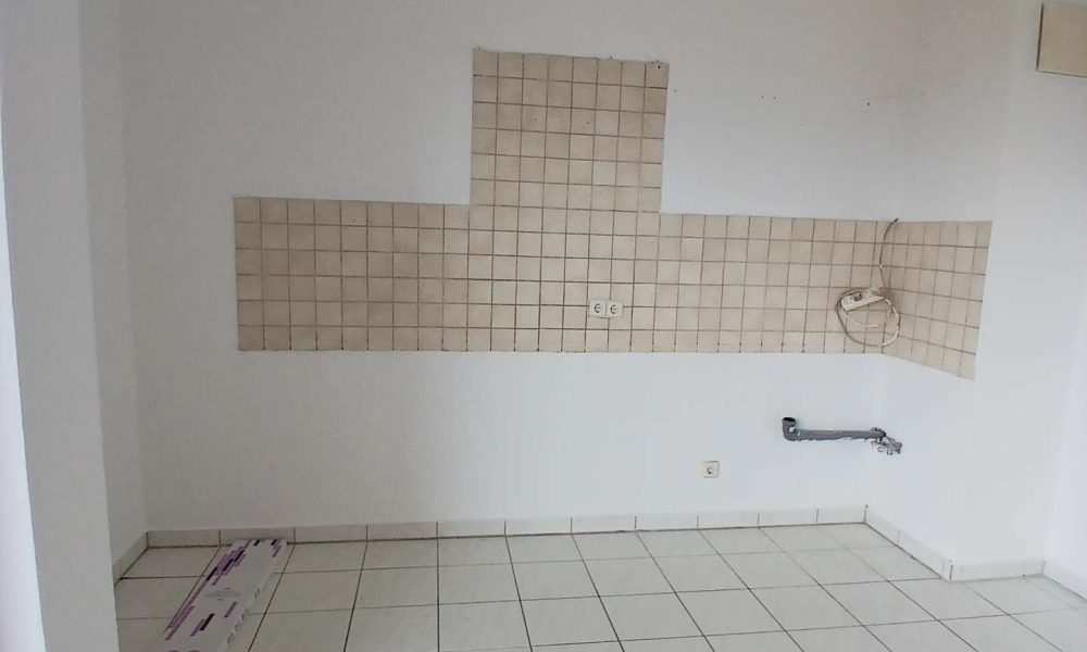 Attraktive 4-Raum-Maisonette-Wohnung mit Balkon und Aufzug, auf Wunsch TG-Stellplatz, zu vermieten - Photo 1