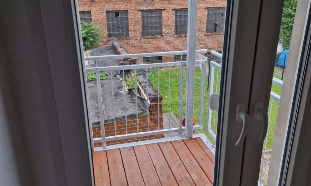 Balkon, Einbauküche möglich, frisch renoviert - Photo 2