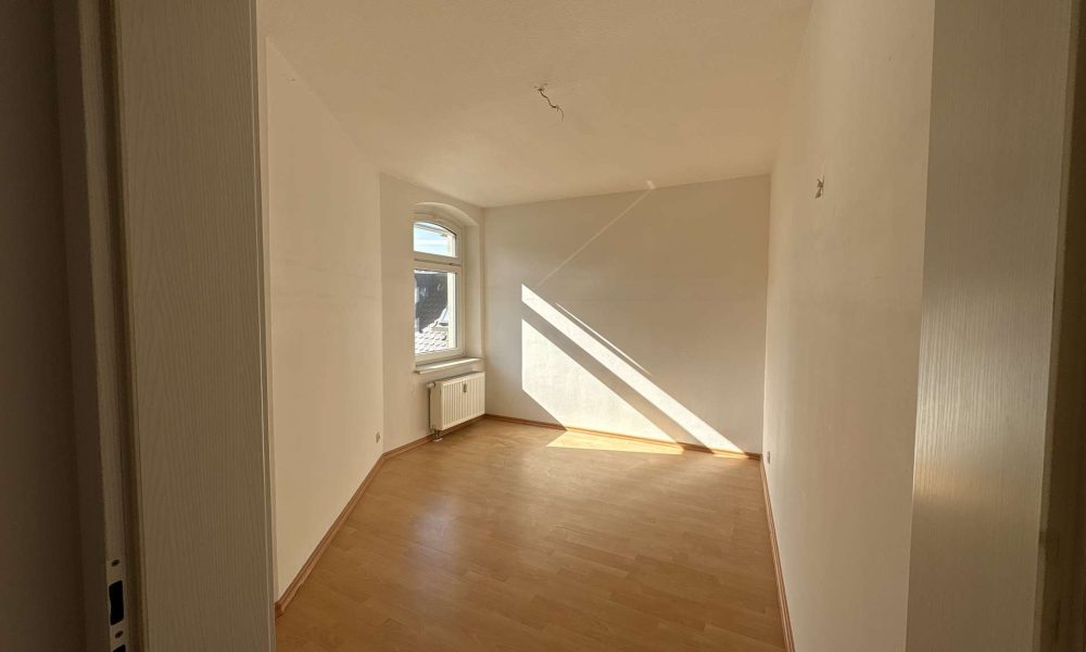 Renovierte Wohnung mit EBK und neuem Parkett - Foto 1