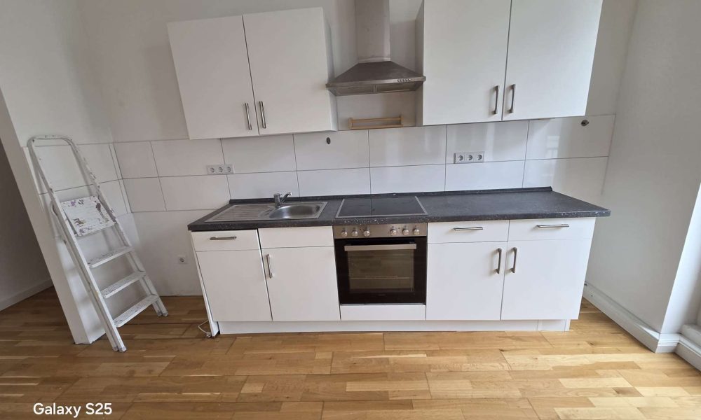 Uninahe 2-Raumwohnung mit Eichenparkett und EBK - Photo 1