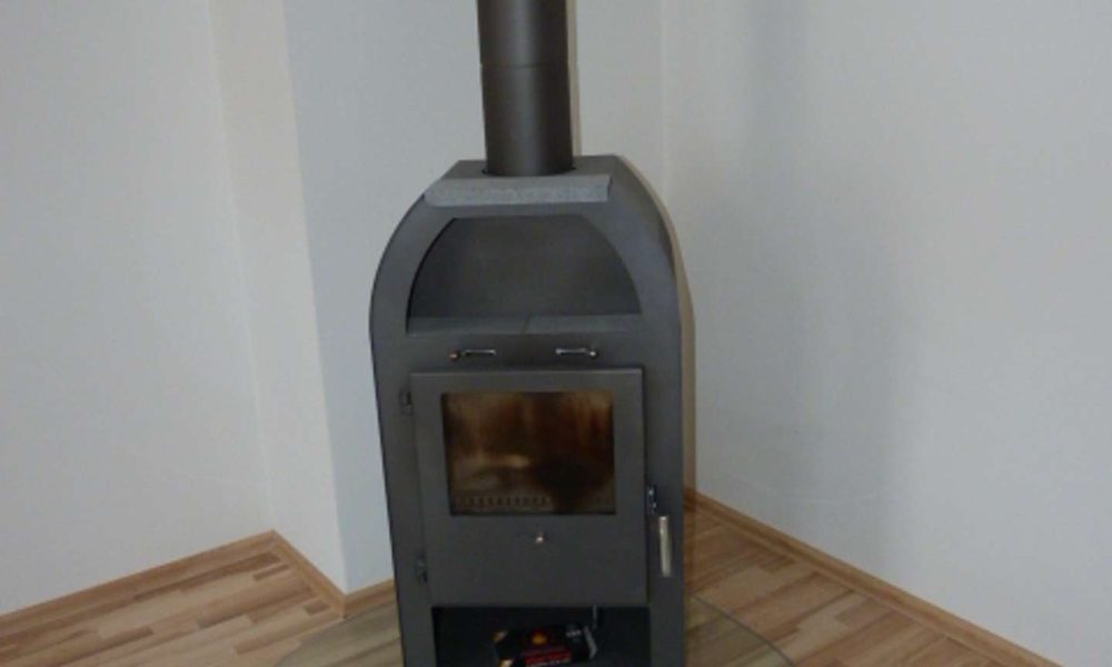 4-Zimmer-Altbau-Wohnung – frisch saniert – incl. Einbauküche + KAMIN - Photo 1