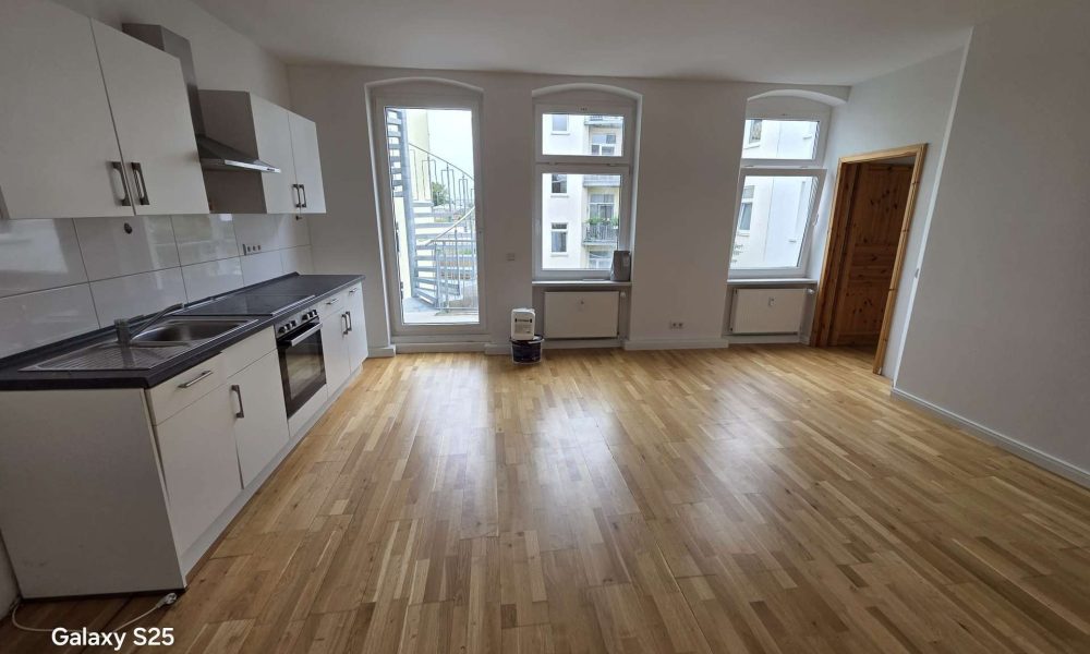 Uninahe 2-Raumwohnung mit Eichenparkett und EBK - Photo 2