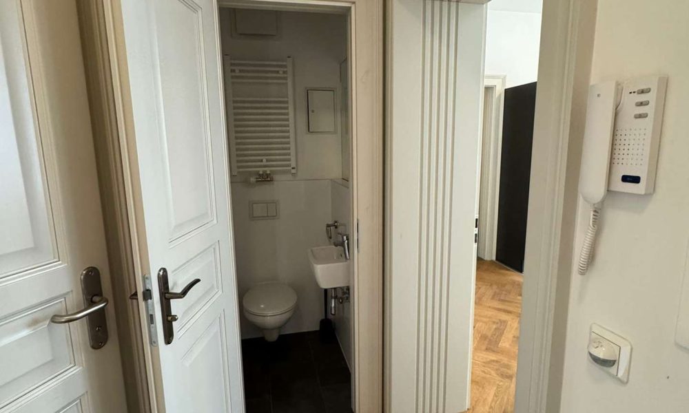 Charmante 2-Raum-Wohnung mit Einbauküche - Photo 1