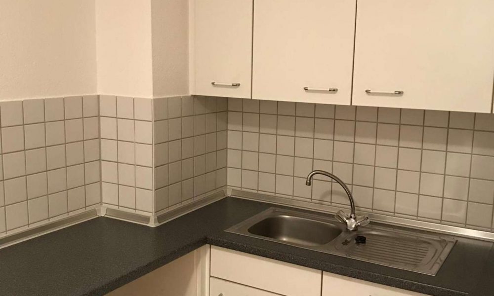 Perfekt für Pendler, Azubis, Singles – Moderne 1-R-WE m. Aufzug, Balkon und EB-Küche ab 01.06.26 - Foto 3