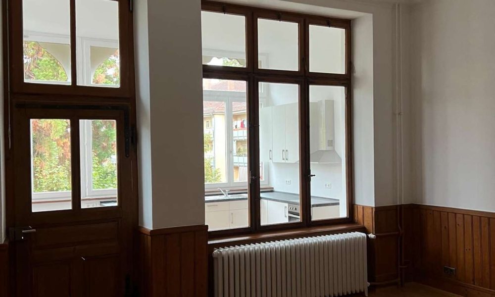 4-Zimmer-Altbau-Wohnung – frisch saniert – incl. Einbauküche + KAMIN - Photo 3