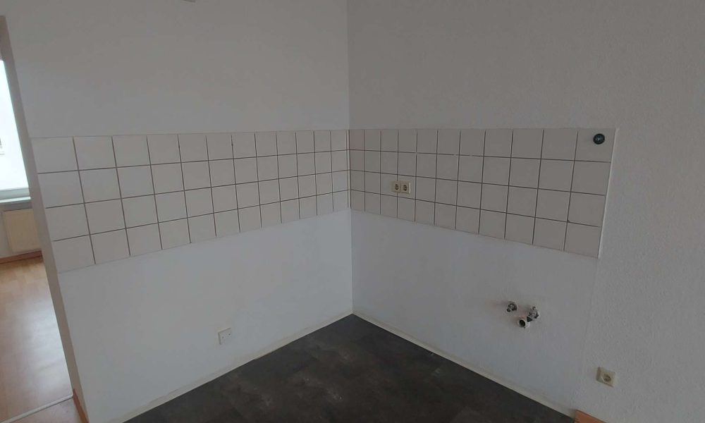Zentral gelegene 2-Raum-Wohnung 42 qm ab sofort zu vermieten - Foto 1
